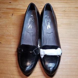 AEROSOLES A2 Heelrest career loafer 1 1/4 heel